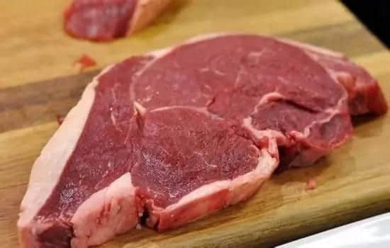 吃惯了牛羊肉？没事、这里还有骆驼肉！