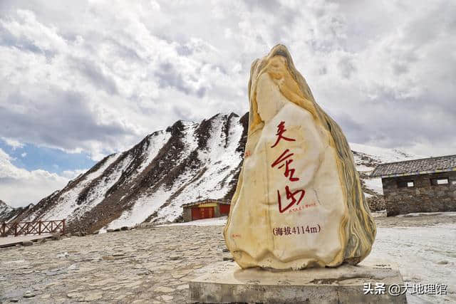 红军长征路上翻越了多少座雪山？