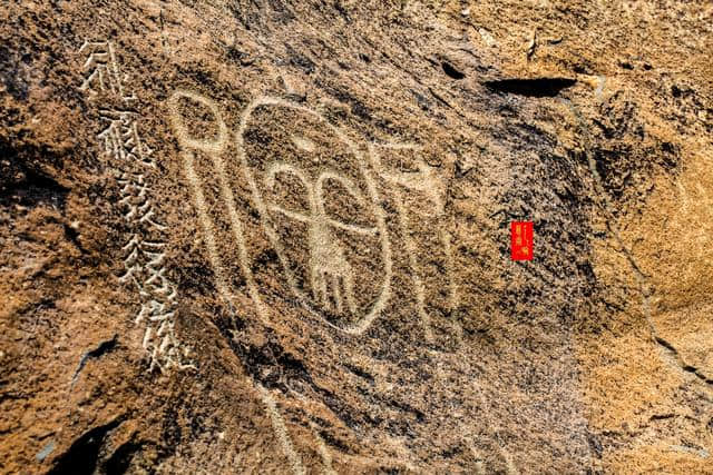 贺兰山6000幅神秘诡异的岩画，4000年前人类天书，暗藏哪些玄机？