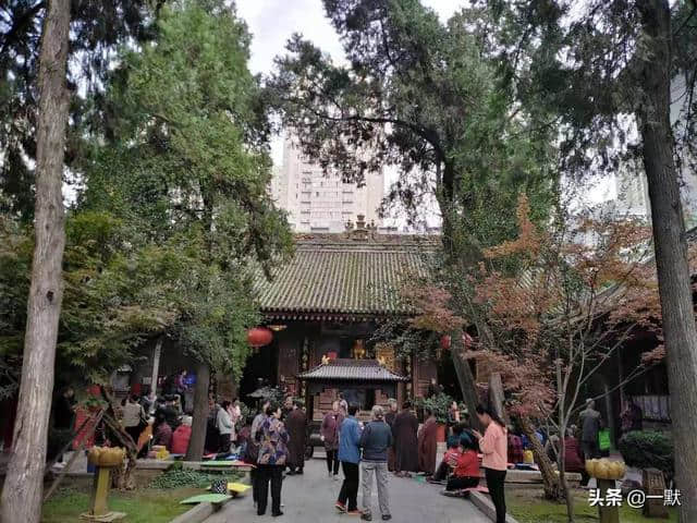 西安有一条街叫“炮房街”，街上有一座唐代皇家寺院“罔极寺”