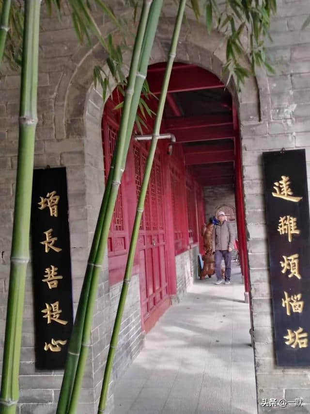 西安有一条街叫“炮房街”，街上有一座唐代皇家寺院“罔极寺”