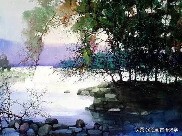 枝间新绿一重重，小蕾深藏数点红，水彩画真美！