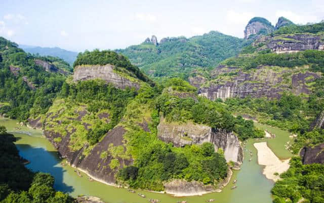 武夷山风景区之天游峰，青山绿水秀美险峻