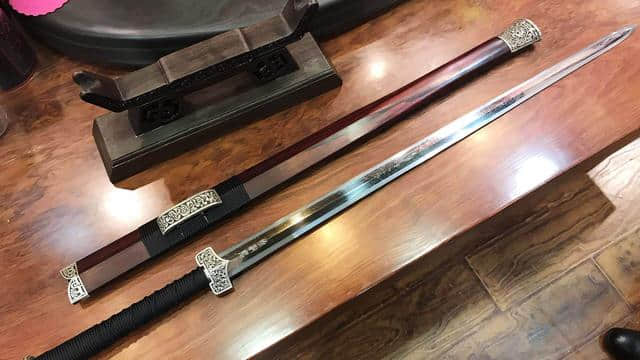 汲古斋 龙泉刀剑：《安邦剑》英雄之剑