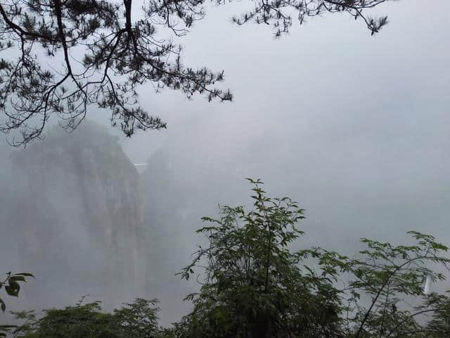 仙都天柱峰：走一遭道士下山走过的路，探一探“天下第一笋”的险