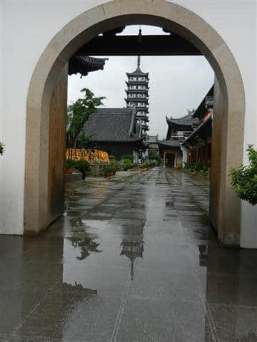 2013年6月29日，上海普陀（真如寺），上海浦东