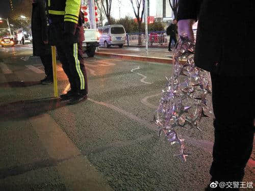 石家庄交警再添利器 “铁蒺藜”专治豪车闯卡