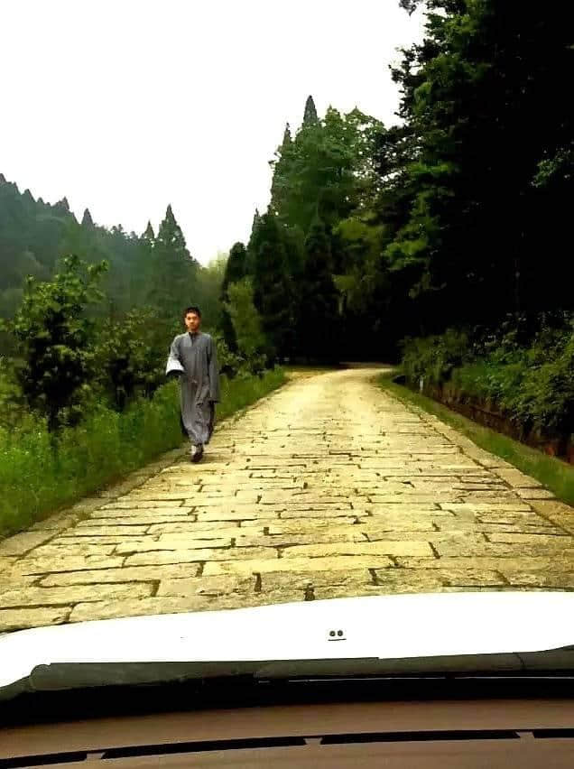 江西有座云居山，山上有座真如禅寺