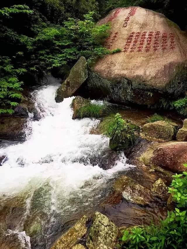 江西有座云居山，山上有座真如禅寺