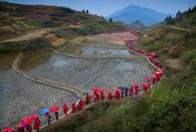 在广东还有这么一座千年瑶寨，保存着上百年间古怪离奇的民俗民风