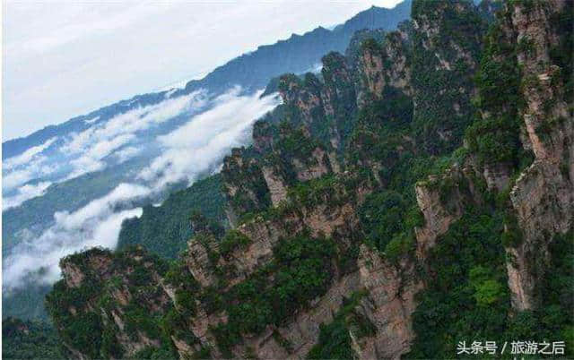 世界奇观张家界天门山，经喜马雅山运动，被誉为世界最美空中花园