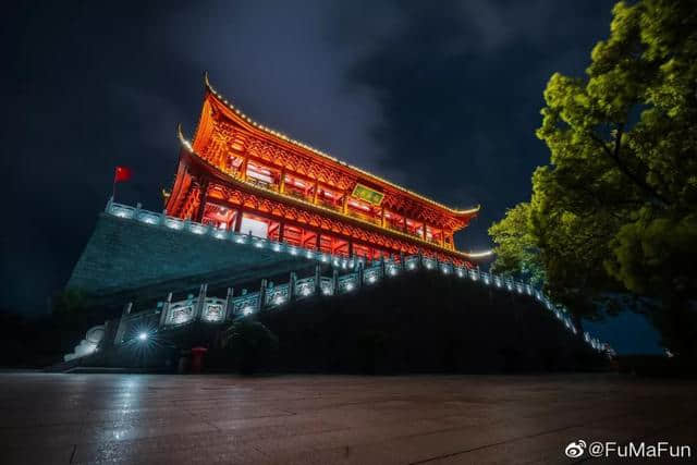 镇海楼夜晚也对外开放了！惊艳夜景刷爆票圈