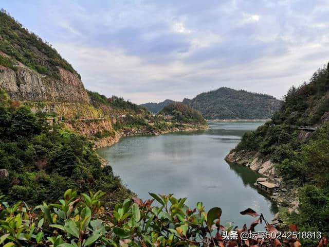 天台山琼台仙谷一一五岳归来不看山，琼台归来不看谷