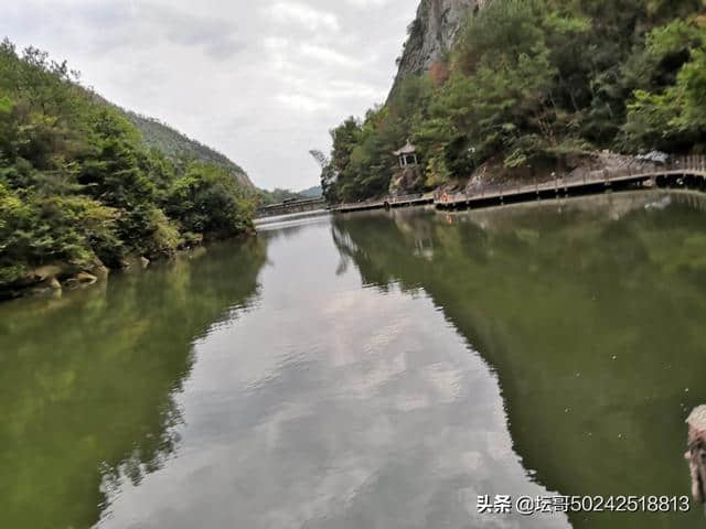 天台山琼台仙谷一一五岳归来不看山，琼台归来不看谷