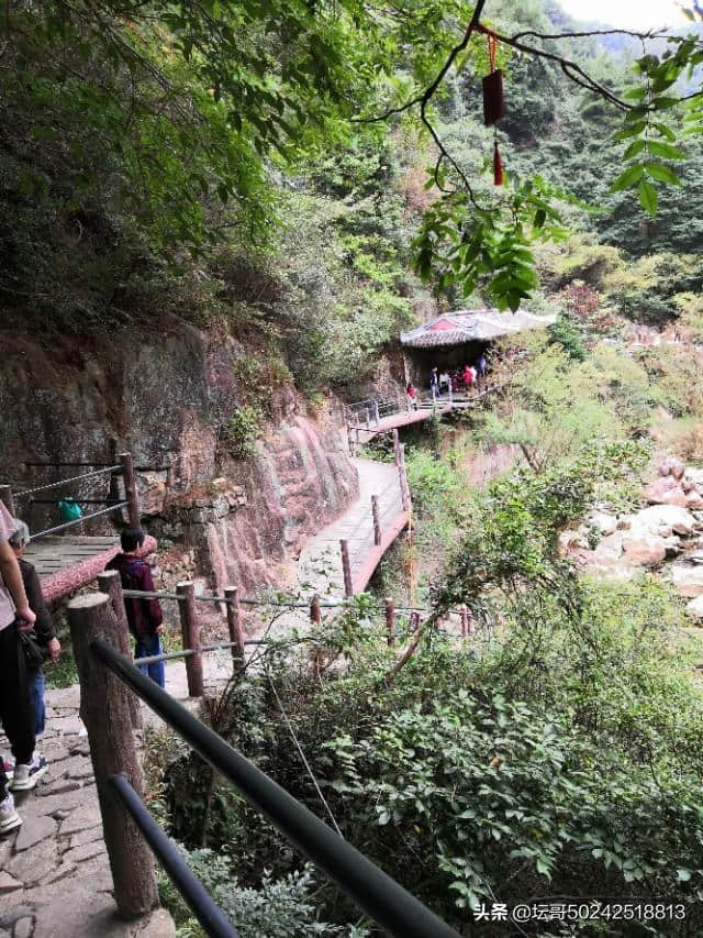 天台山琼台仙谷一一五岳归来不看山，琼台归来不看谷