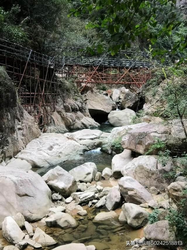 天台山琼台仙谷一一五岳归来不看山，琼台归来不看谷