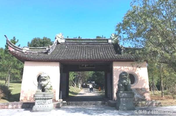 “东南佛国”：天童寺