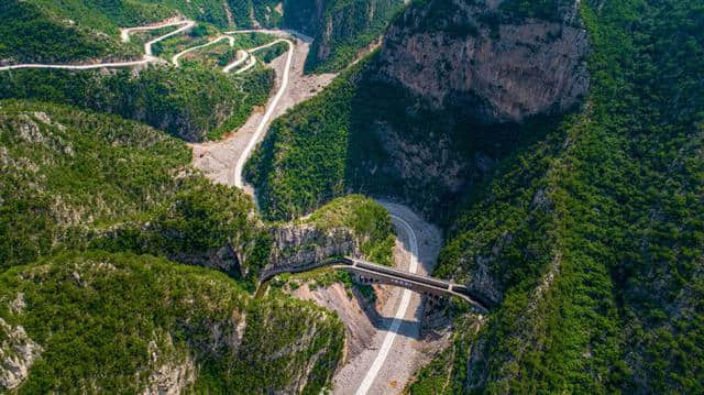 殷都旅游：跃进渠 劈开太行山 引来漳河水 人定胜天的人工天河