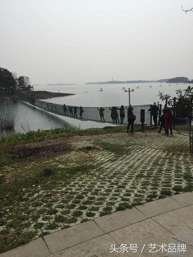 荆门漳河风景区游玩：河水很宽有点像大海，但可玩的东西不多！