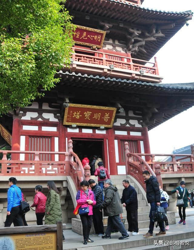 “苏州城外寒山寺”历经风雨，今天香火旺盛，钟声诗韵，远扬四海