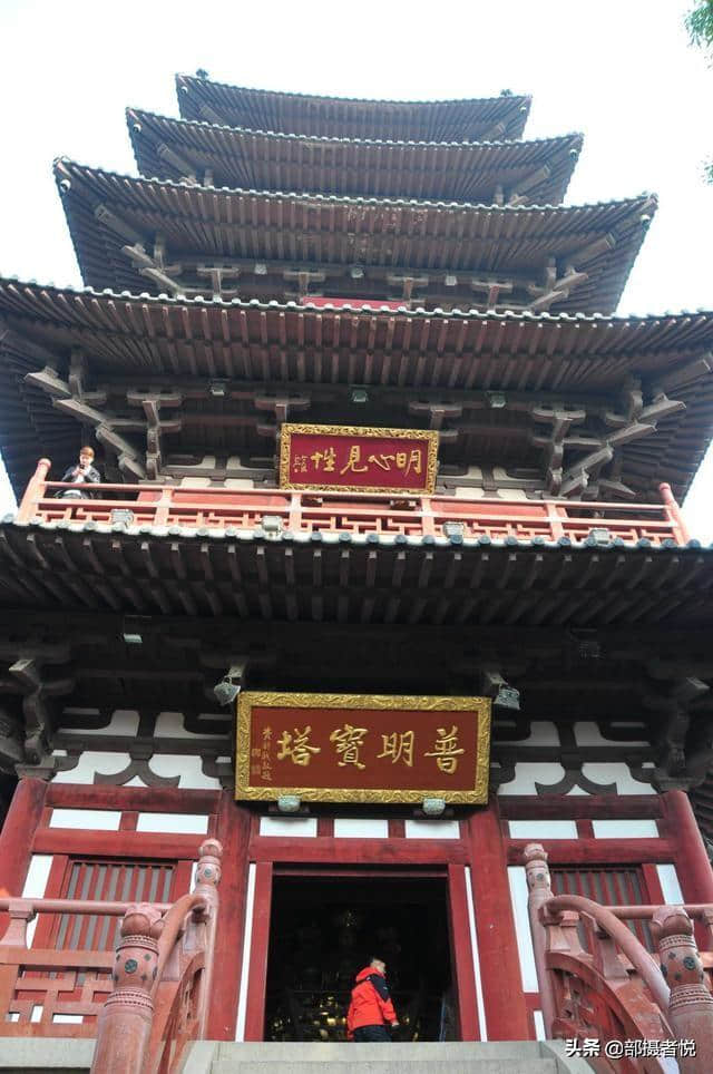 “苏州城外寒山寺”历经风雨，今天香火旺盛，钟声诗韵，远扬四海