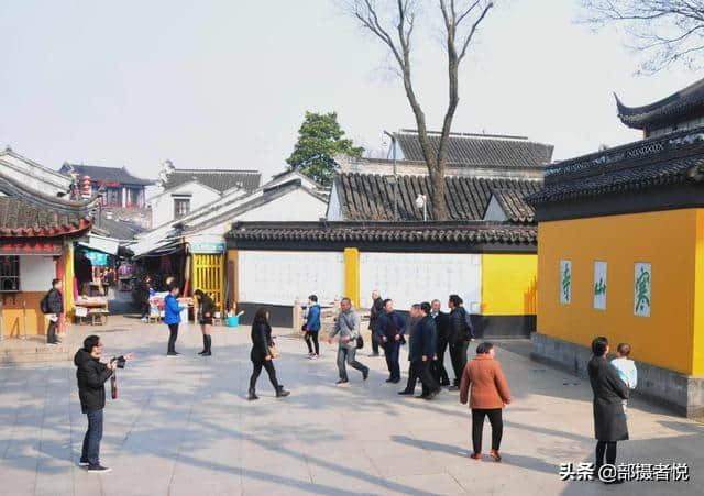 “苏州城外寒山寺”历经风雨，今天香火旺盛，钟声诗韵，远扬四海