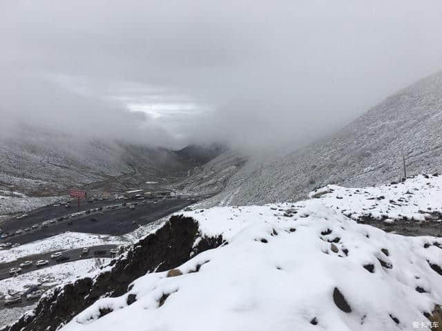 历代诗人都写过雪花，独岑参的雪花诗写出了最高境界，美得醉人！