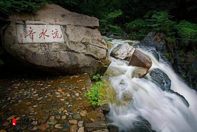 写泰山的诗词，一般人读不超过三篇，你读过几篇？