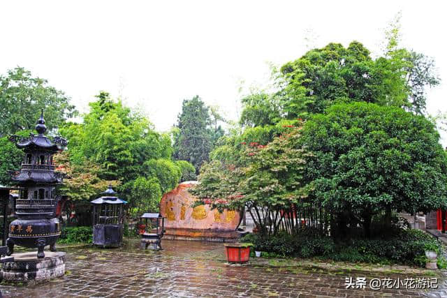 游三论宗祖庭草堂寺，烟雾井重现草堂烟雾，明代大钟“挂不起来”