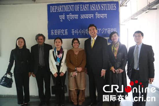 中国驻印度大使夫人江亦丽回访母校德里大学