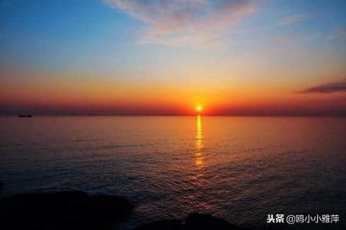 上联：海日生残夜；求下联