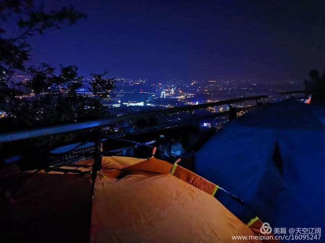 我夜骑摩托车成功登上南京紫金山最高峰头陀岭