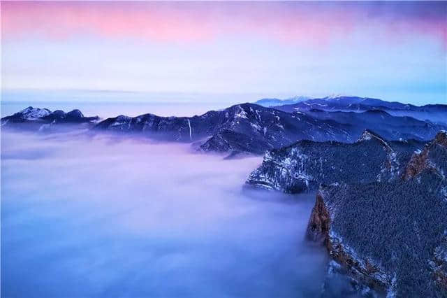 岁月里值得等待的美景，贺兰山上雪纷飞~