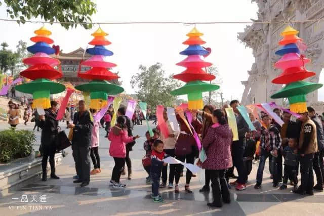 同安梅山寺元宵灯会：3000盏手工花灯照亮千年古刹