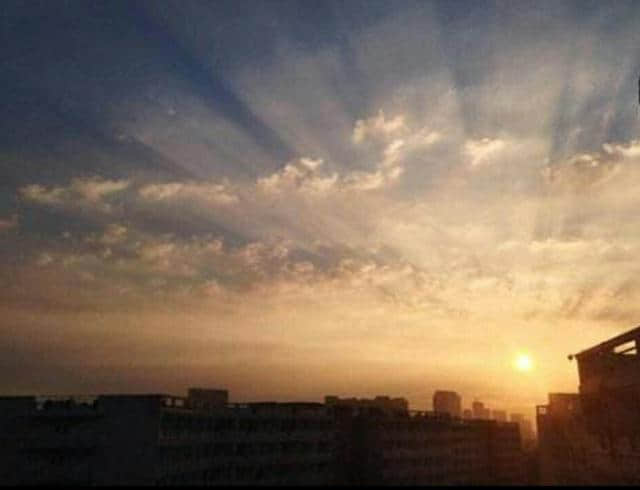 原创：情诗《下不完的梅子雨》，夏天来了，雨却总也不停