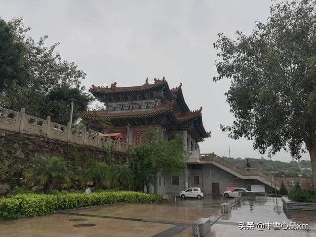 杜鹃花开的季节----雨中游同安梵天寺、梅山寺