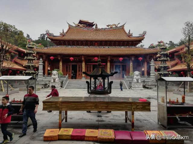 杜鹃花开的季节----雨中游同安梵天寺、梅山寺