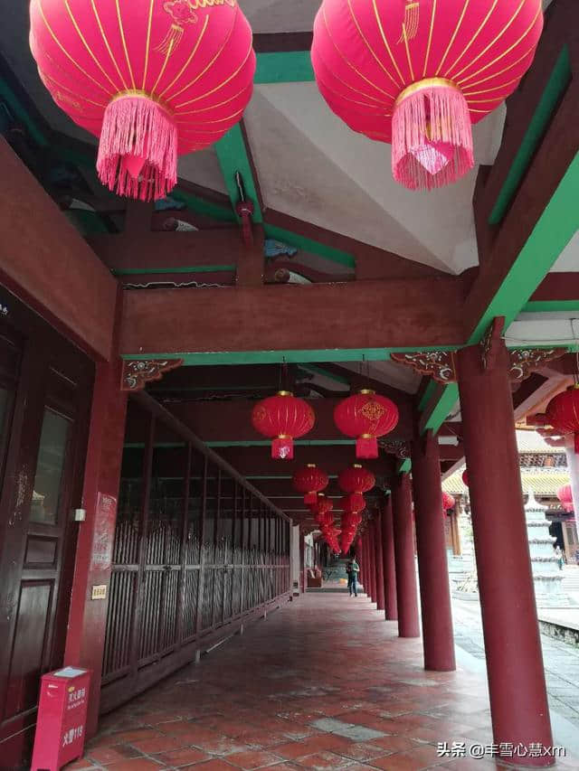 杜鹃花开的季节----雨中游同安梵天寺、梅山寺