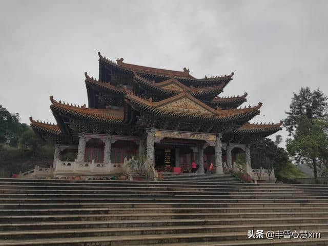 杜鹃花开的季节----雨中游同安梵天寺、梅山寺