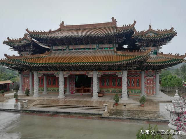 杜鹃花开的季节----雨中游同安梵天寺、梅山寺