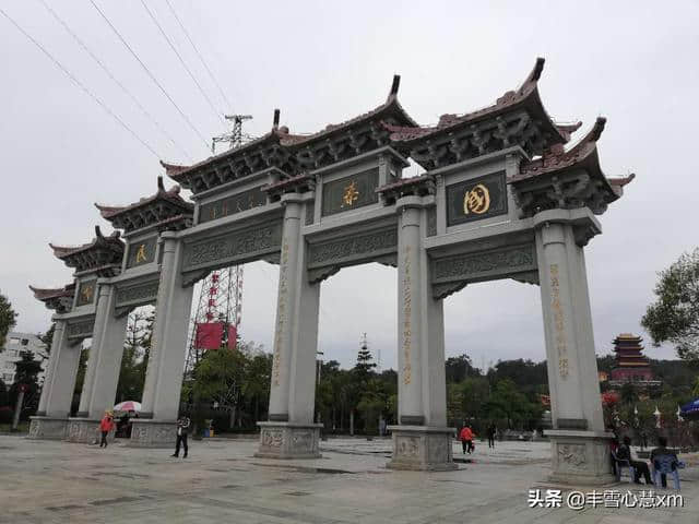 杜鹃花开的季节----雨中游同安梵天寺、梅山寺