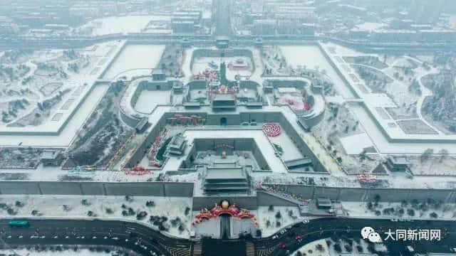 漫天风雪下的古都新春是怎样一场嘉年华？航拍雪景、风雪灯会，还有路人甲……