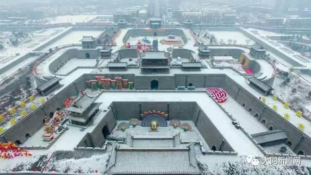 漫天风雪下的古都新春是怎样一场嘉年华？航拍雪景、风雪灯会，还有路人甲……