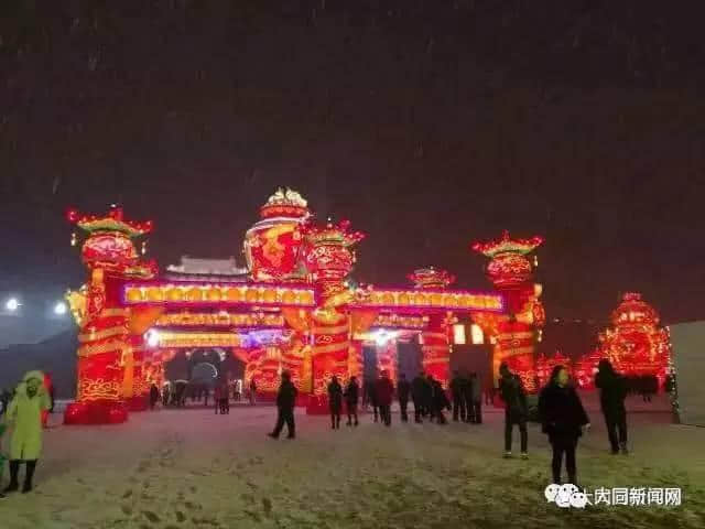 漫天风雪下的古都新春是怎样一场嘉年华？航拍雪景、风雪灯会，还有路人甲……