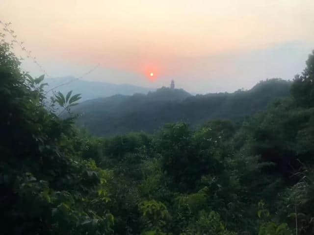 金秋意浓恰此时，东莞观音山邀请您欣赏秋日美景