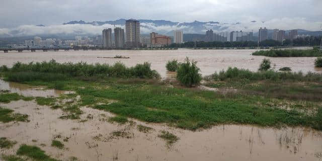 陕西宝鸡今日现云横秦岭美景