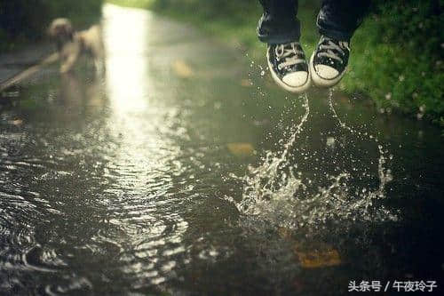 让雨滴点点洒落心头，14首关于雨的超好听音乐分享