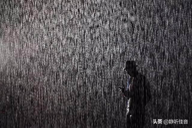 10首关于雨的唯美纯音乐，看窗外雨打芭蕉，听屋内余音绕梁