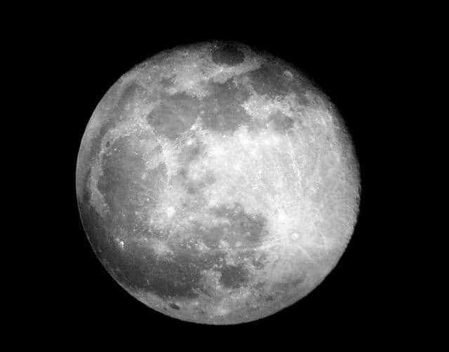 月球真相:关于月球的起源和历史探索