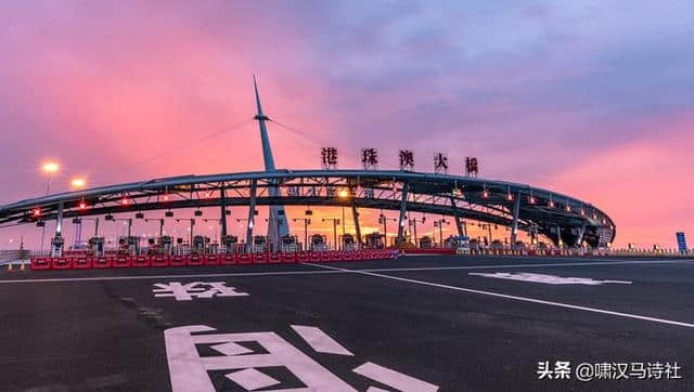 「诗词名家」参差方显人间事，隐约何堪雨里身—邓荣森诗词选